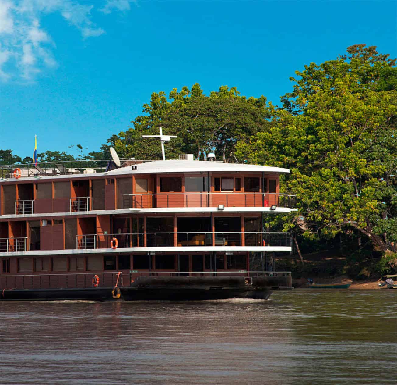 luxury cruise manaus
