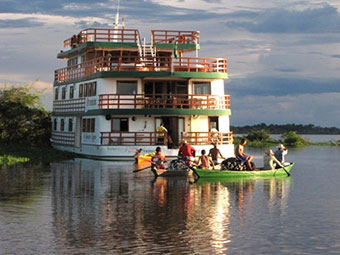 amazon river cruise ships