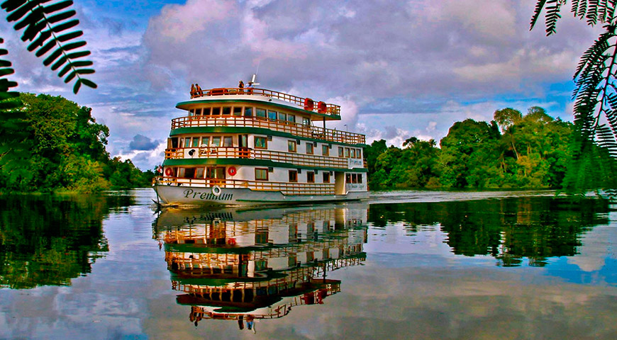 luxury amazon river cruises brazil